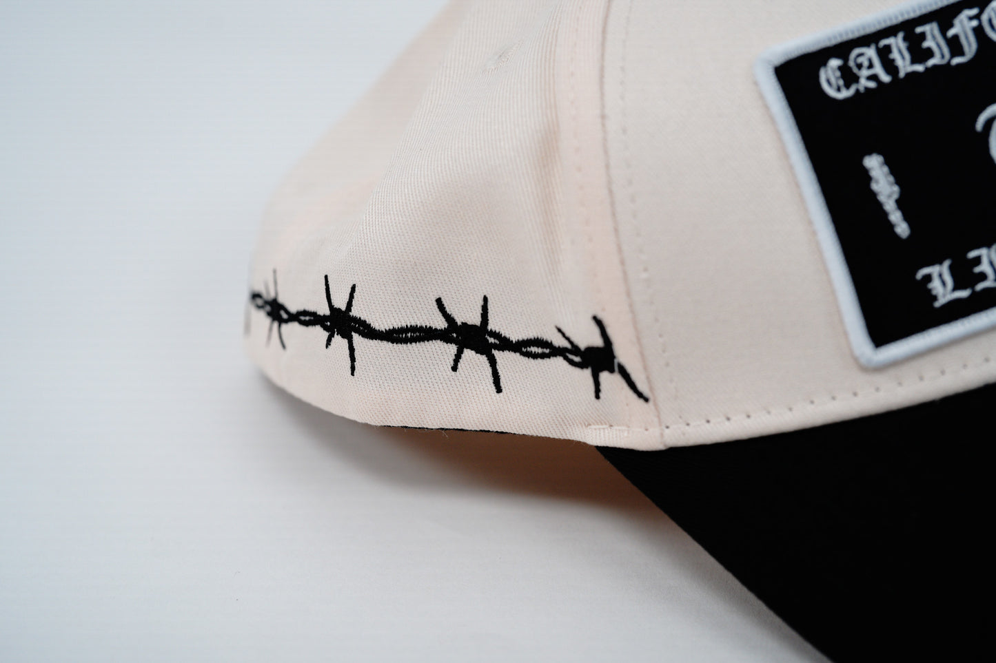 OFF-WHITE BARBED HAT